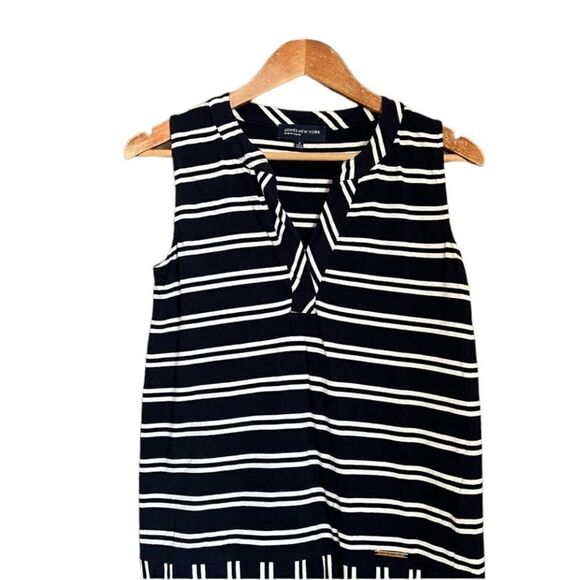 3 for $30! Jones New York navy and white tank top - Picture 10 of 11